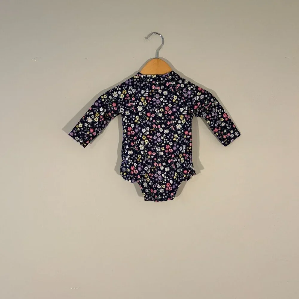 Old Navy follow us